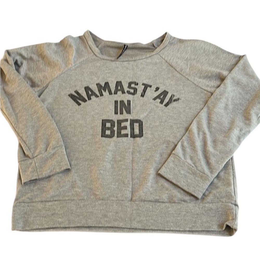 Triumph II Namast’e size medium gray sweatshirt crew neck long sleeve
